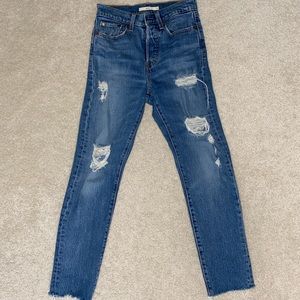 Levi’s Wedgie Jeans Size 24 - Ankle cut, Ripped
